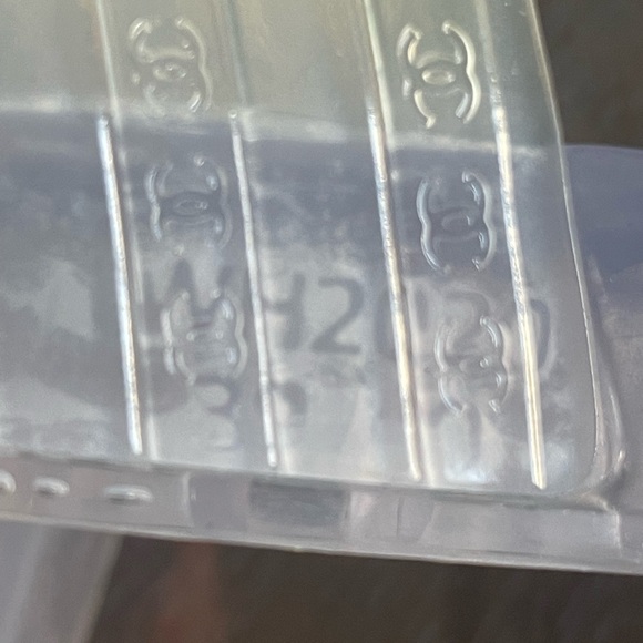 CHANEL CLEAR CC LOGO SLIDES - size 39-40 - Picture 8 of 15